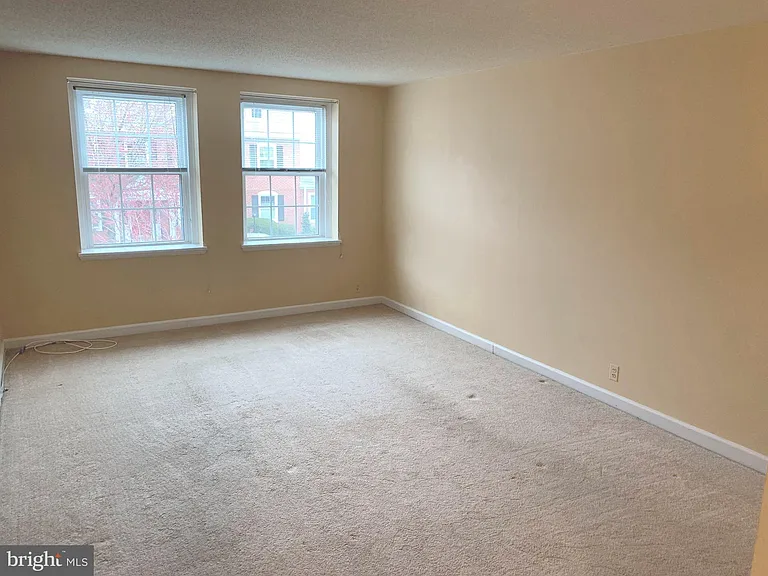 3007 S Buchanan St #B2 — Photo 5