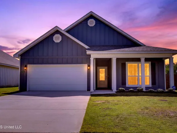 7753 Coral Ln, Ocean Springs, MS 39564