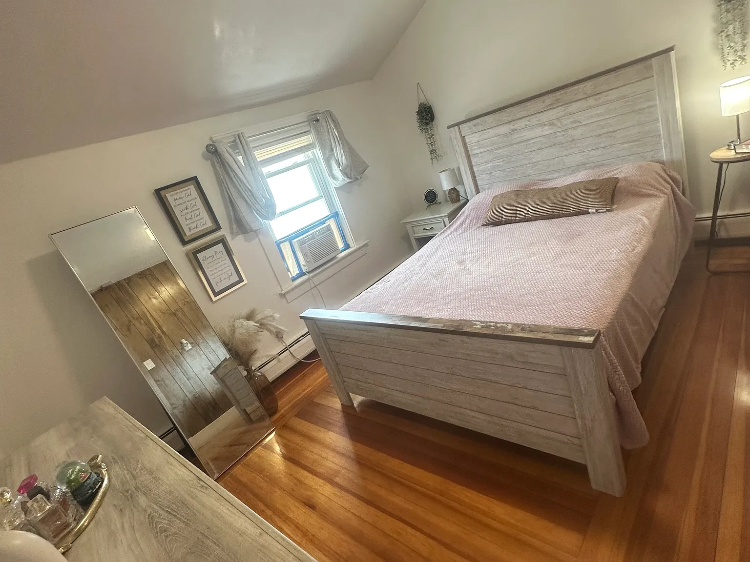 2 bed, $1,600 — Photo 4