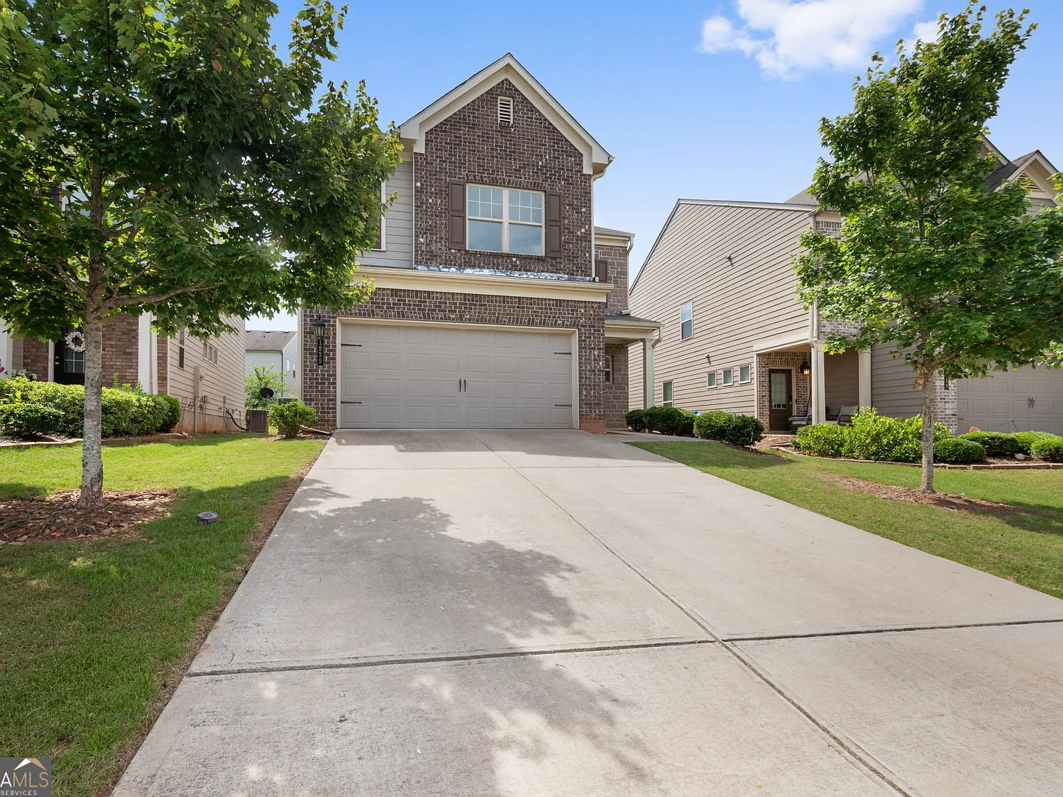 4 bed, 2.5 bath, 2306 sqft, $2,400 — Photo 1