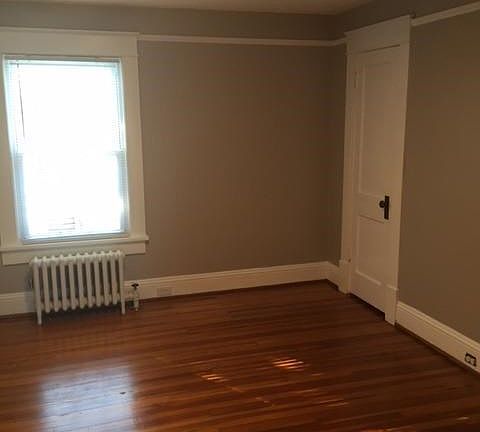 5th image of 200 Langhorne Ln