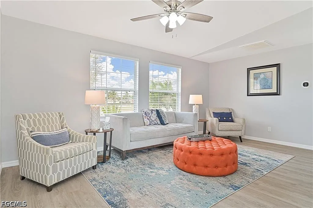 3 bed, 2.0 bath, 1184 sqft, $1,600 — Photo 3