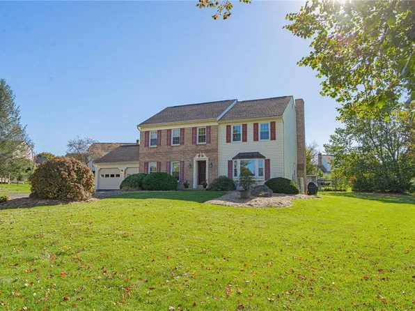 2370 S Pewter Dr, Macungie, PA 18062
