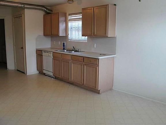 4th image of 6403 Linden Knoll Ln