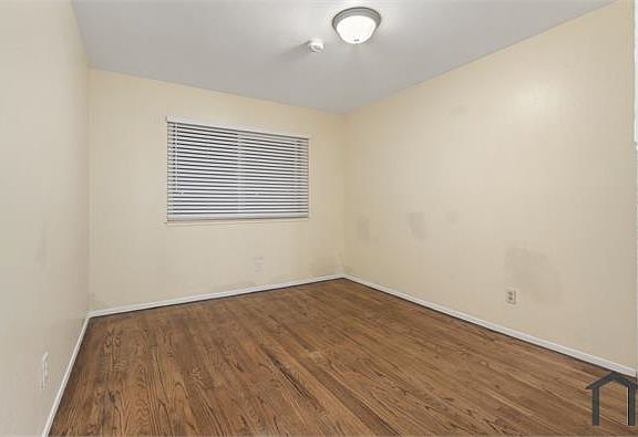 5th image of 2806 Virginia Ave
