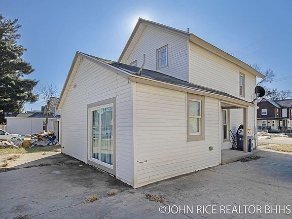 5th image of 829 Sherman St SE