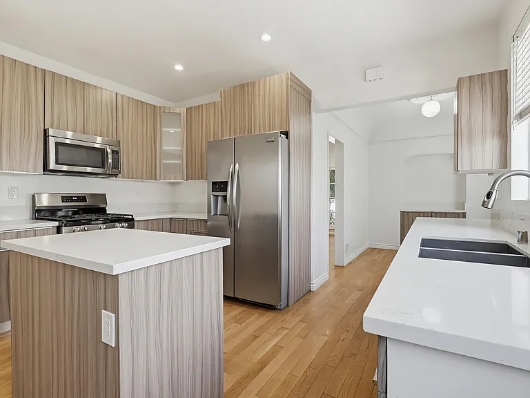 806 S Detroit St #806 — Photo 13