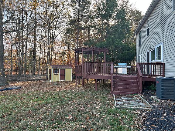 3rd image of 8850 Warburton Pl