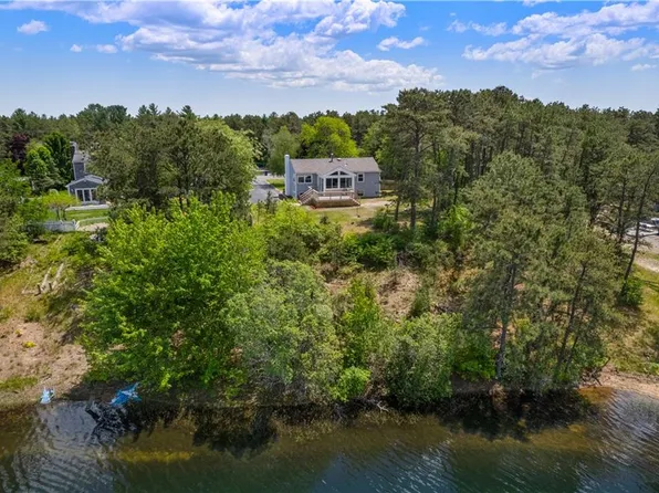 200 Charge Pond Rd, Wareham, MA 02571