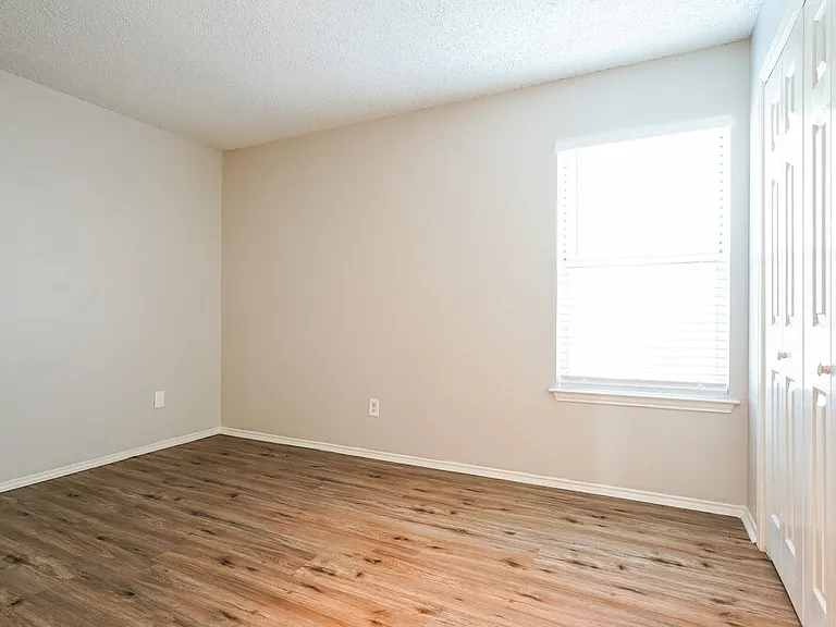 5016 Santa Fe Ct — Photo 14
