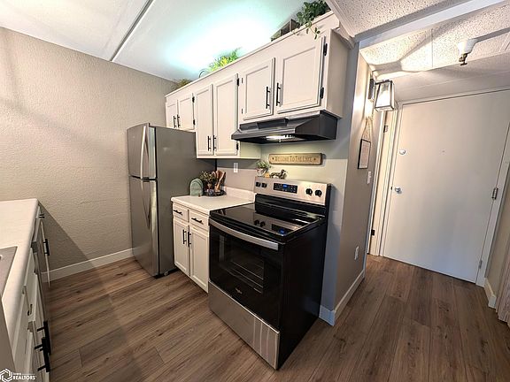 5th image of 2700 N Shore Dr Unit 306
