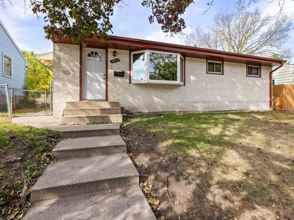 1097 Dale St N, Saint Paul, MN 55117