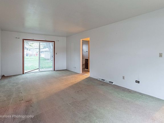 3rd image of 534 N Vista Ave