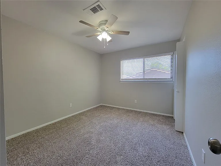 3923 Old Oaks Dr #1 — Photo 9