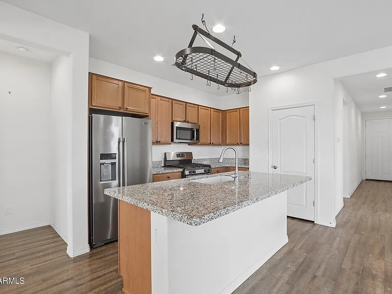 17863 W Hiddenview Dr — Photo 6