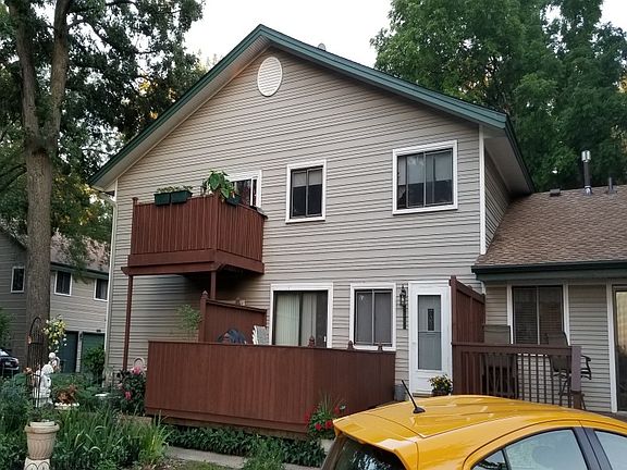 2nd image of 2775 Upland Ln N