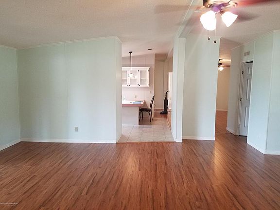 3rd image of 15958 Brookridge Blvd