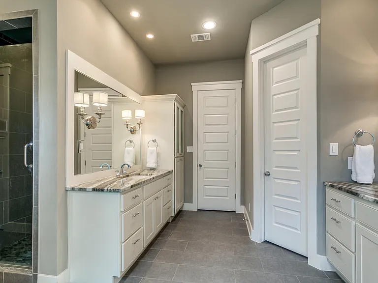 242 E Elmview Pl — Photo 15