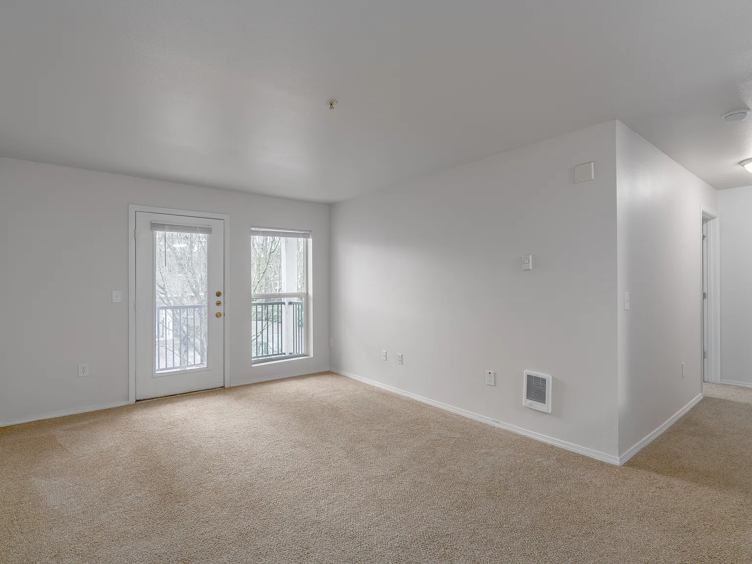 2 bed, 824 sqft, $1,755 — Photo 4