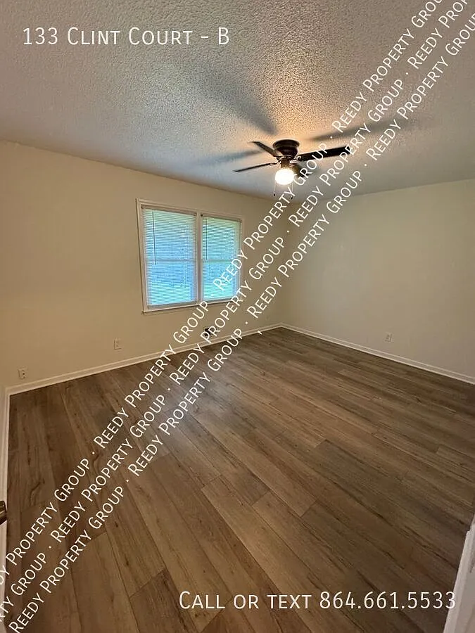 Renovated 2 bed / 1 bath duplex — Photo 4