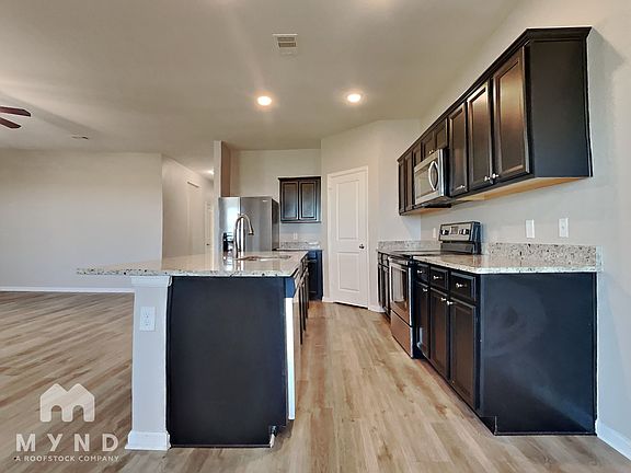 5th image of 1061 Spindletree Ln