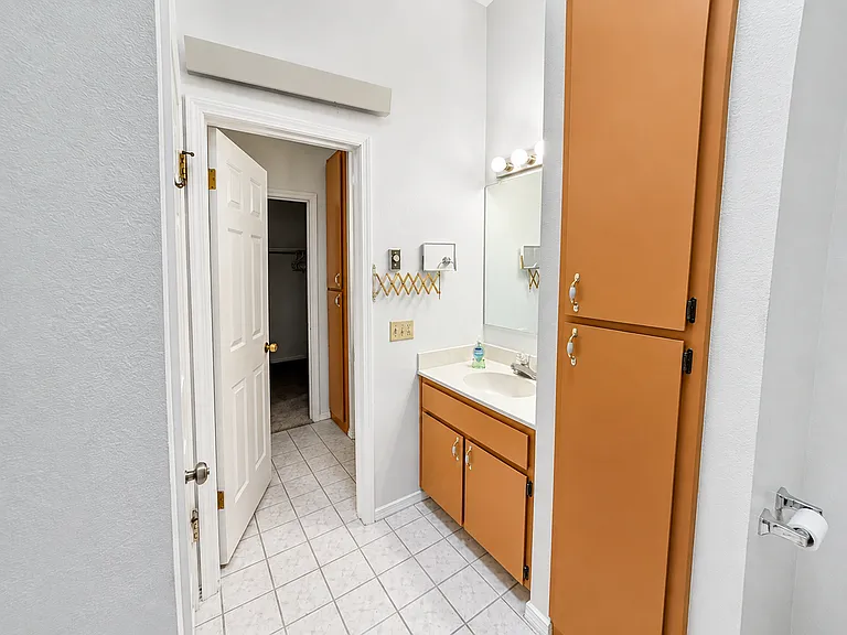 4925 Summit Cir — Photo 23