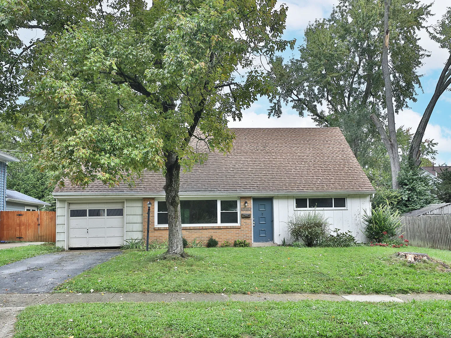 4 bed, 1270 sqft, $2,000 — Photo 2