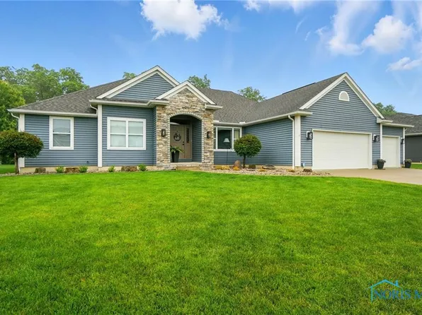 1216 Apache Dr, Wauseon, OH 43567