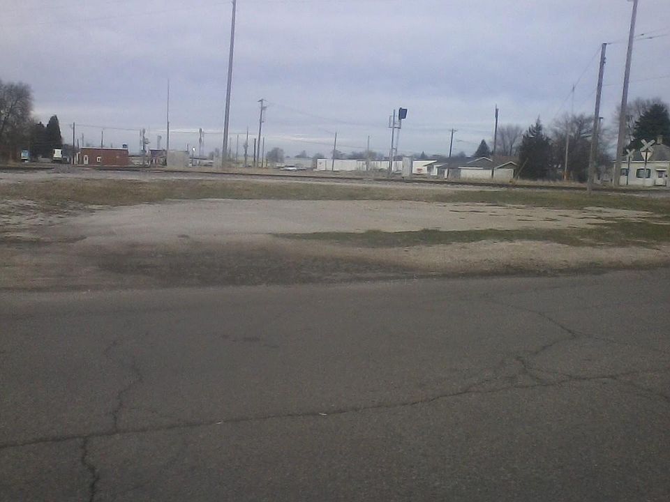 1st image of 100 Downtown Streator
