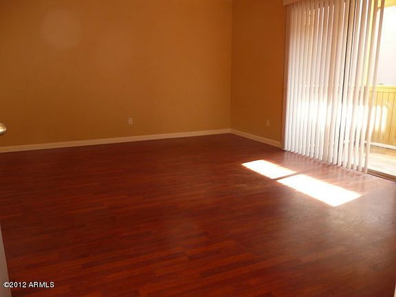 4th image of 740 W Elm St Unit 128