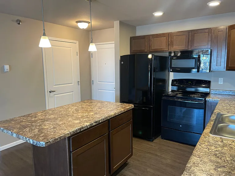 Aspen Trail Apartments — Photo 24