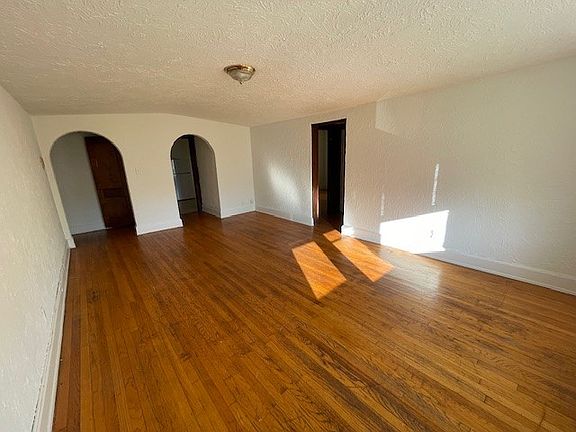 4th image of 1512 E Royall Pl #17726193