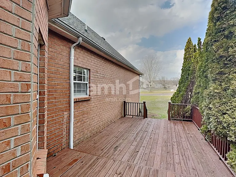 2702 Camden Ct — Photo 19