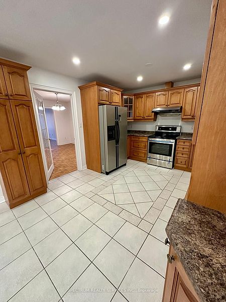 Burlington House for rent - 4 Bedrooms — photo 6