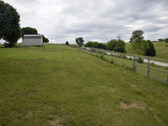 5th image of 7223 Mount Carmel Rd
