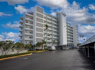 1365 Snell Isle Blvd NE APT 6B, Saint Petersburg, FL 33704