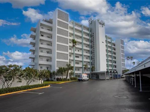 1365 Snell Isle Blvd NE APT 6B, Saint Petersburg, FL 33704