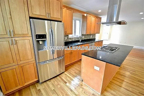 201 College Ave #1