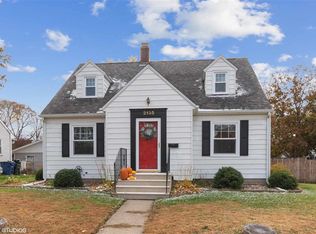 2135 W 3rd St, Waterloo, IA 50701