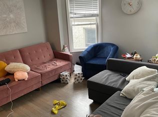 1022 W George St APT 3, Chicago, IL 60657