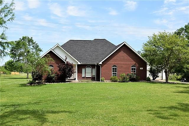 1st image of 512 Gateway Dr