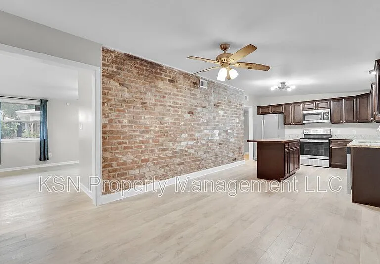 117 Windsor Rd — Photo 31