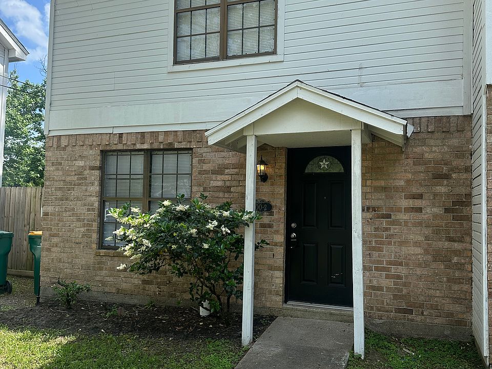 Front Entry on Quiet Street