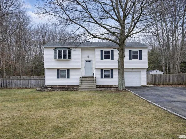 1983 William Floyd Parkway, Ridge, NY 11961