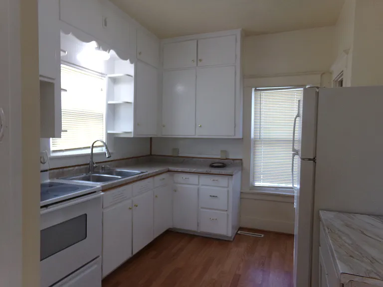 1019 Autumn St — Photo 3