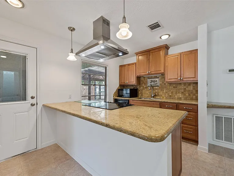 1510 Afton St — Photo 9