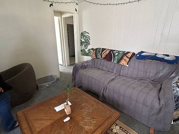 2nd image of 519 Davis St #519