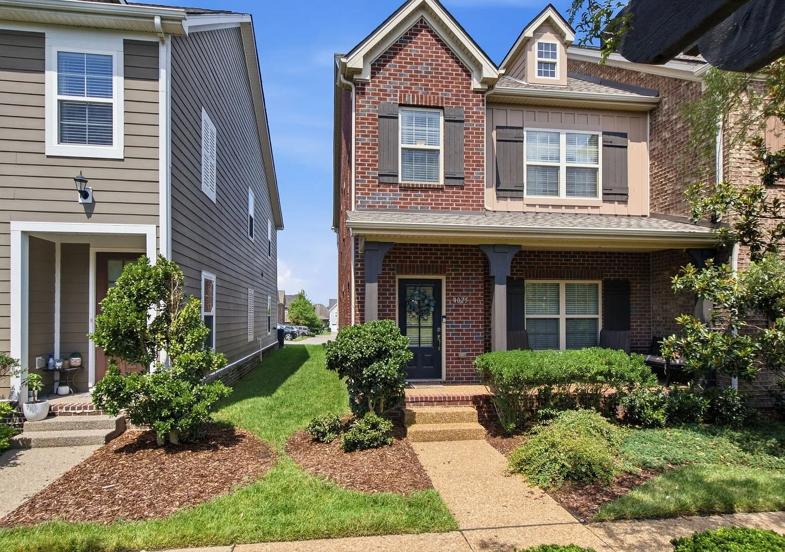 Beautiful 3 Bedroom, 3 Bath Townhome Minutes from Downtown Franklin — Photo 1