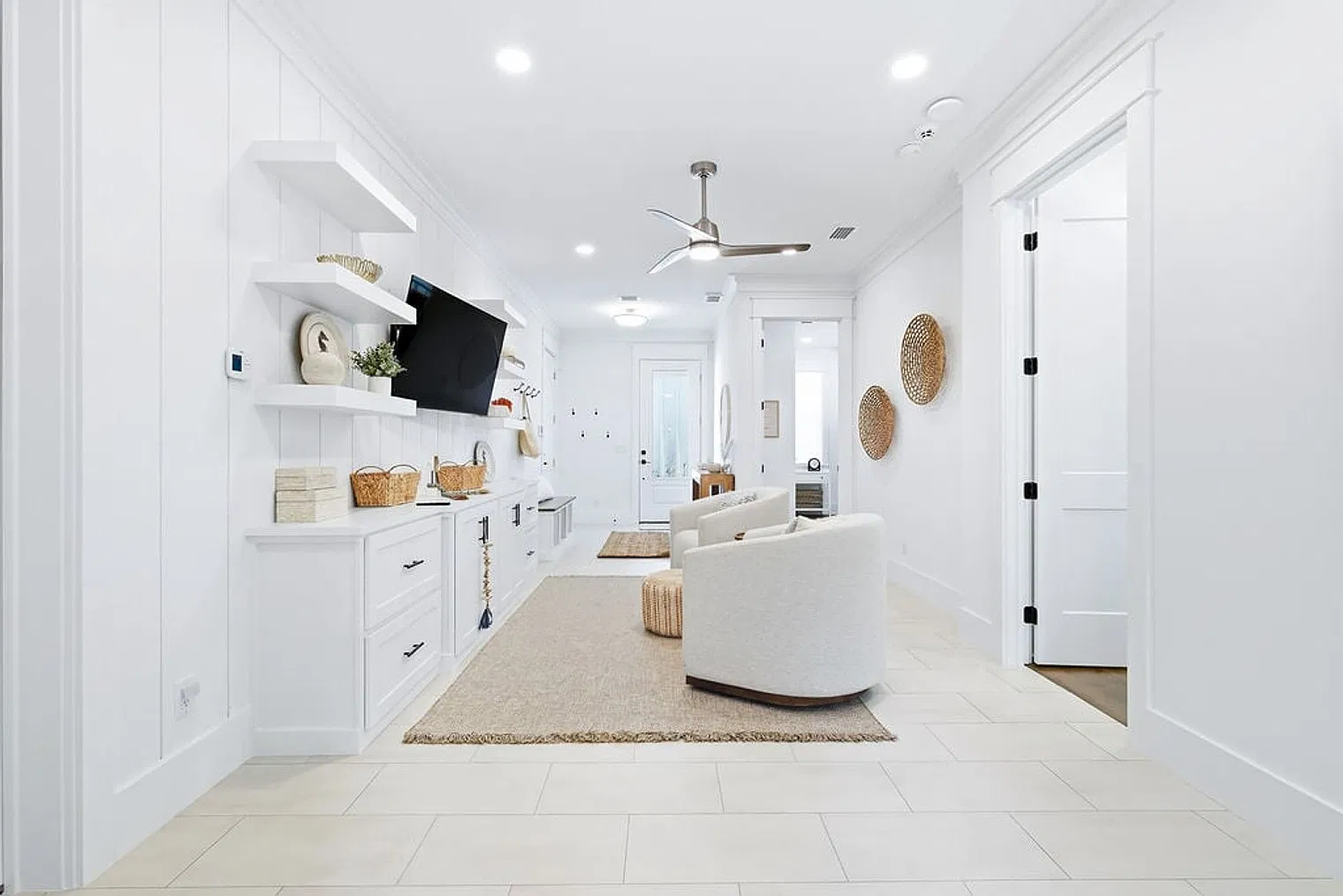 4 bed, 3.0 bath, 3401 sqft, $8,013 — Photo 3