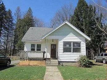 37 Almet Ave photo 1